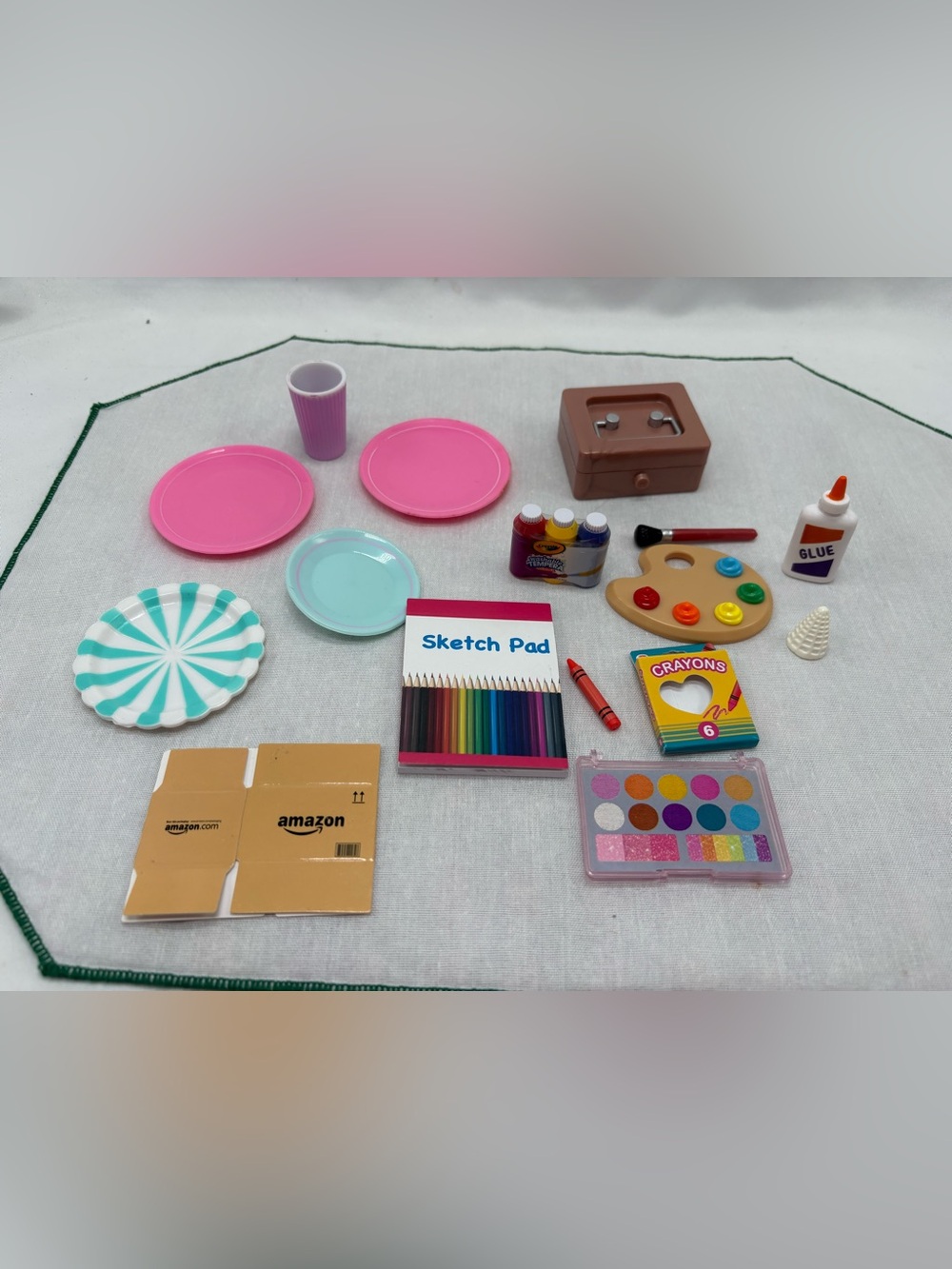 Our Generation OG 18" Doll Art Class Supplies Crayon, Paints,Sketchbook + Access
